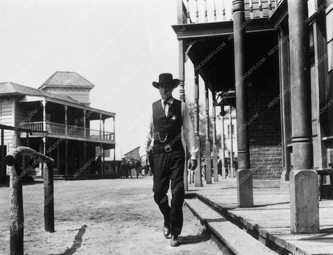 Gary Cooper walking tall classic western film High Noon 9222-18