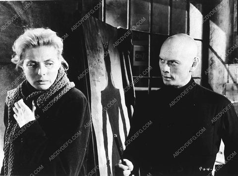 Ingrid Bergman Yul Brynner film Anastasia 9251-04