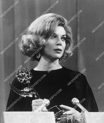 Barbara Bain on stage w her Emmy Statue 9491-22