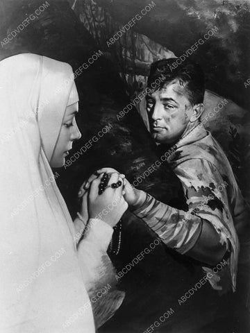 Deborah Kerr Robert Mitchum film Heaven Knows Mr Allison 9575-06