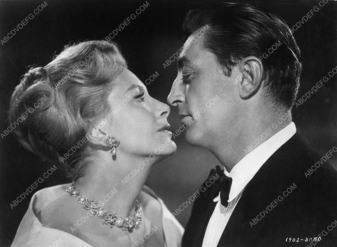 Deborah Kerr Robert Mitchum film The Grass Is Greener 9575-15