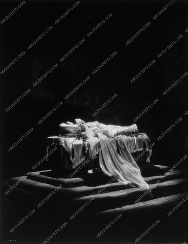 beautifuly lit film scene silent movie Doubling for Romeo 9856-08