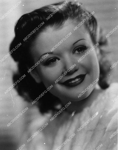 Simone Simon portrait 9890-06