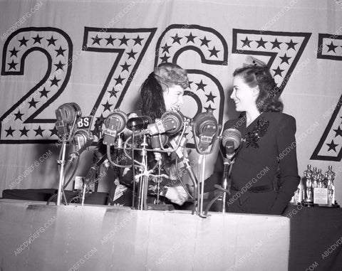 1942 Oscars Teresa Wright? On stage Academy Awards aa1942-15