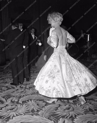 1955 Oscars Kim Novak arriving Academy Awards aa1955-18</br>Los Angeles Newspaper press pit reprints from original 4x5 negatives for Academy Awards.