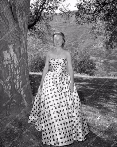 1958 Oscars June Allyson fashion at home pre Academy Awards aa1958-32</br>Los Angeles Newspaper press pit reprints from original 4x5 negatives for Academy Awards.