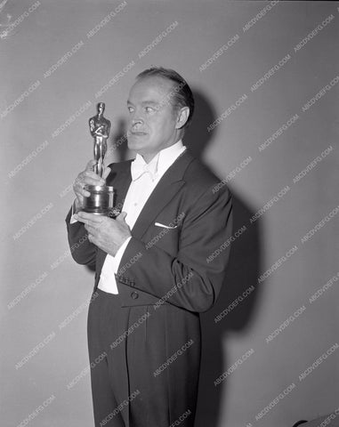 1959 Oscars Bob Hope and his statue Academy Awards aa1959-46</br>Los Angeles Newspaper press pit reprints from original 4x5 negatives for Academy Awards.