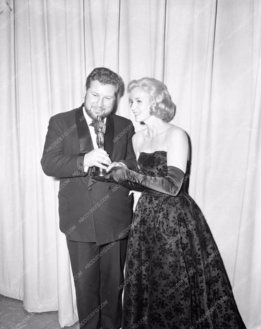 1960 Oscars Eva Marie Saint Peter Ustinov Academy Awards aa1960-14</br>Los Angeles Newspaper press pit reprints from original 4x5 negatives for Academy Awards.