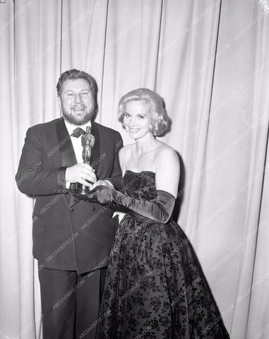 1960 Oscars Eva Marie Saint Peter Ustinov Academy Awards aa1960-15</br>Los Angeles Newspaper press pit reprints from original 4x5 negatives for Academy Awards.