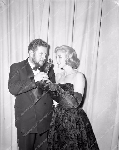1960 Oscars Eva Marie Saint Peter Ustinov Academy Awards aa1960-24</br>Los Angeles Newspaper press pit reprints from original 4x5 negatives for Academy Awards.