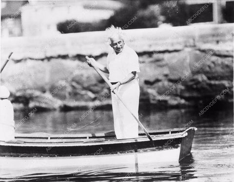 news photo Albert Einstein on boat aeinst-07