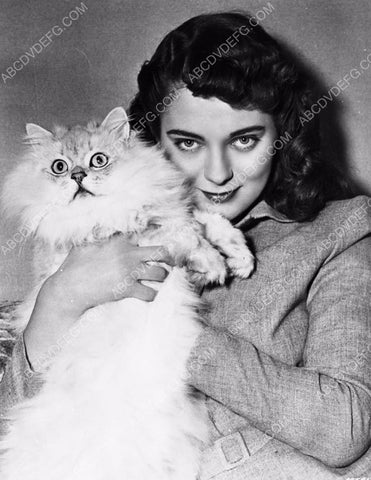 cute Marta Toren and her fluffy cat 8b20-0114