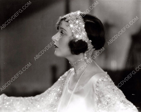 elegant Corinne Griffith profile portrait in bridal gown 8b20-0136