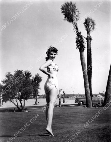 sassy and cute in shorts Dianne Foster on golf course 8b20-0150