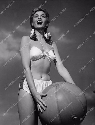 beach ready Eva Bartok in bikini with giant beach ball 8b20-0230