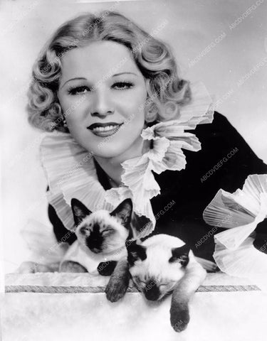 Glenda Farrell and her two siamese cats 8b20-0253