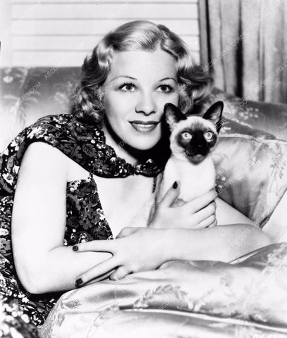 Glenda Farrell and her two siamese cats 8b20-0254
