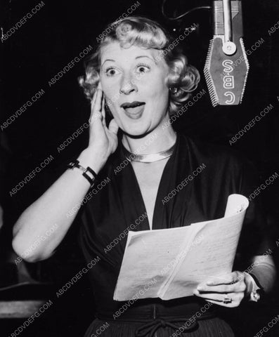 funny funny Joan Davis doing a CBS radio broadcast 8b20-0318