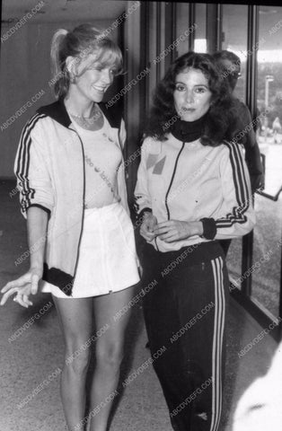 Barbara Parkins Joanna Pettet ready to hit the gym 8b20-0328