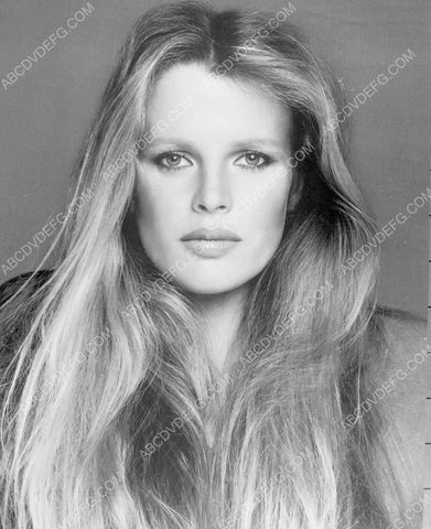 Kim Basinger portrait 8b20-0364