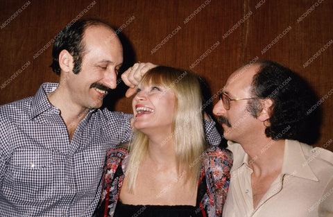 Peter Paul & Mary Travers portrait 8b20-0464