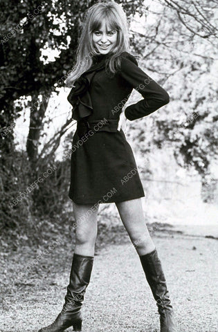 Susan George full length fashion shot 8b20-0610