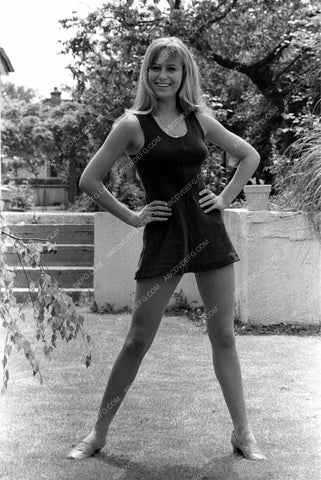 Susan George full length fashion shot 8b20-0617