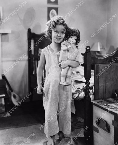 Shirley Temple and her doll film Bright Eyes 8b20-0705