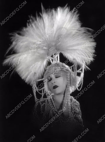 ten mile long pearl necklace Alla Nazimova stylish portrait 8b20-0808