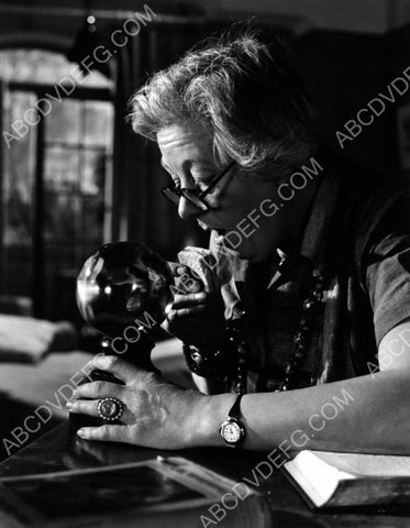 Margaret Rutherford and crystal ball film Blithe Spirit 8b20-10071