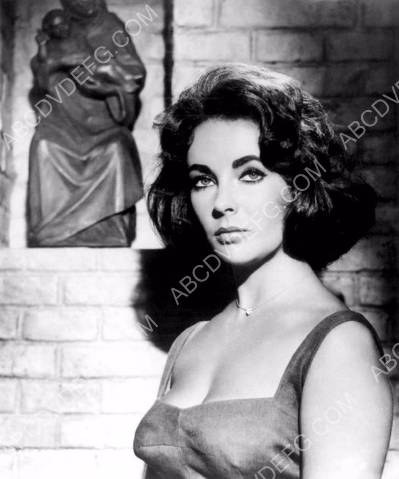 ELIZABETH TAYLOR    絵 Elizabeth Taylor Sketch Drawing by Teresa Trotter - Pixels