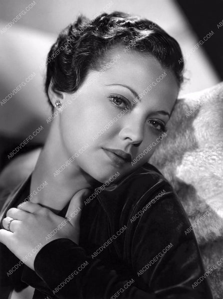 beautiful Sylvia Sidney portrait 8b20-10351 – ABCDVDVIDEO