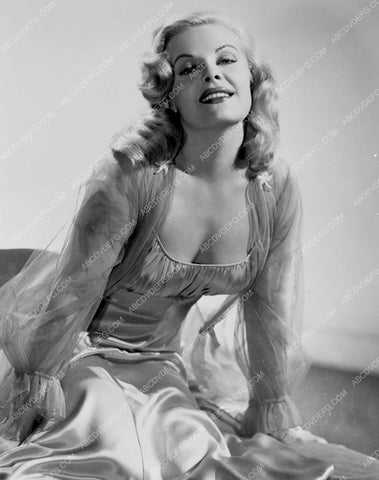 Cleo Moore in white lingeries 8b20-10442