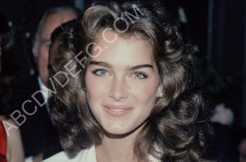 Brooke Shields at some public function 8b20-10506