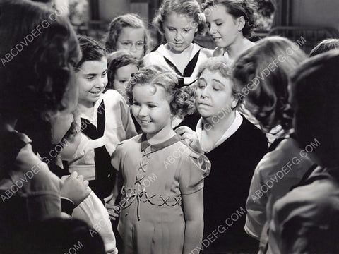 Shirley Temple and cast film Little Miss Broadway 8b20-1058