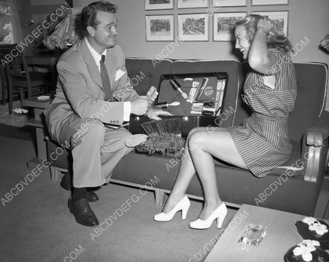 Red Skelton some babe behind the scenes filmm The Fuller Brush Man 8b20-10597