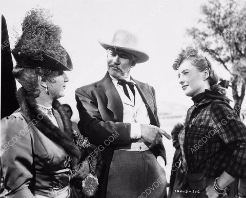 Walter Huston Barbara Stanwyck film The Furies 8b20-10602