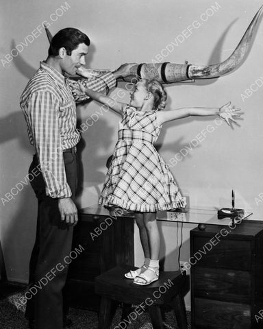 Clint Walker and his daughter at home 8b20-10728