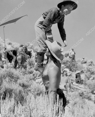 Clint Walker having fun behind the scenes 8b20-10731