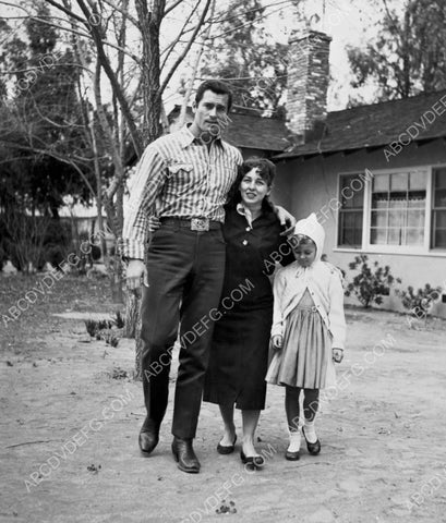 Clint Walker and the family at home 8b20-10740