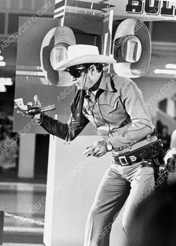 Clayton Moore The Lone Ranger at some event for the public 8b20-10769