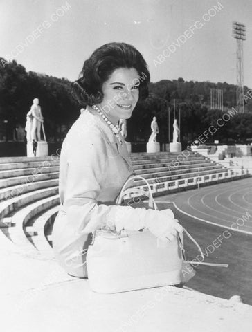 Connie Francis ready to watch track and field 8b20-10797