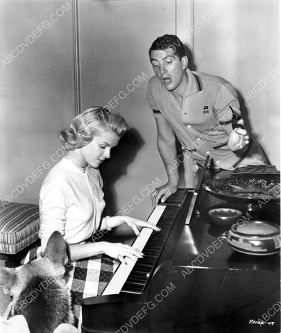 Dean Martin his wife and dog gather around the piano 8b20-10863