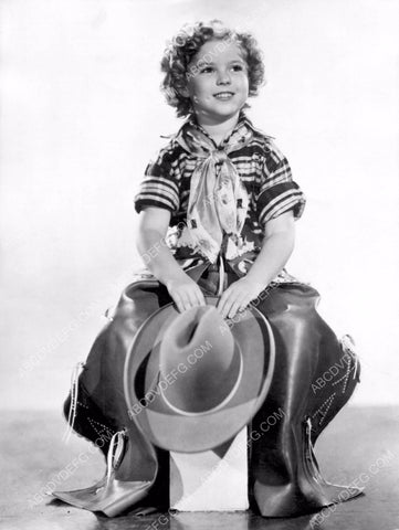 Shirley Temple w western wear ready to ride the range 8b20-1090