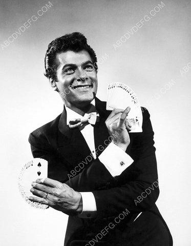 Tony Curtis fanning the cards film Houdini 8b20-10942