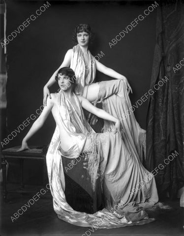 Ziegfeld Follies girls The Cutter Sisters 8b20-10971