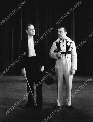 Jack Benny & violin Cliff Richards & ukulele film Broadway Revue 8b20-11018