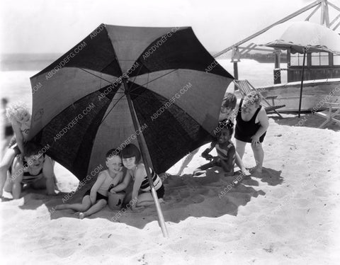 Our Gang Wheezer Mary Ann Jackson under the umbrella at beach 8b20-11249