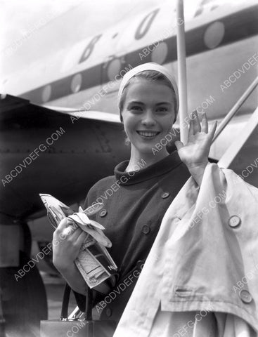 lovely Jean Seberg at the airport 8b20-11323