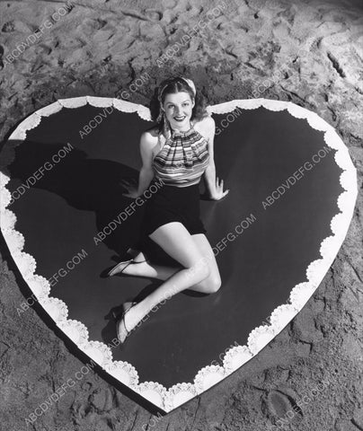 Ann Sheridan Valentine's Day pinup pose 8b20-11404